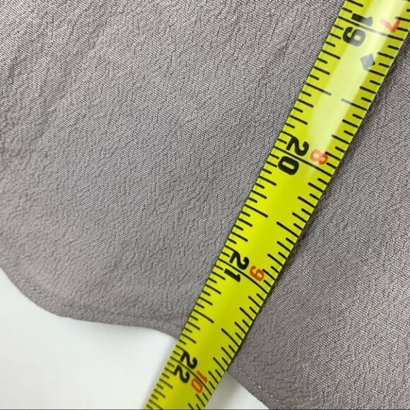 Aritzia Wilfred  Free Grey Short Sleeve Scoop Neck T-shirt - Picture 7 of 8